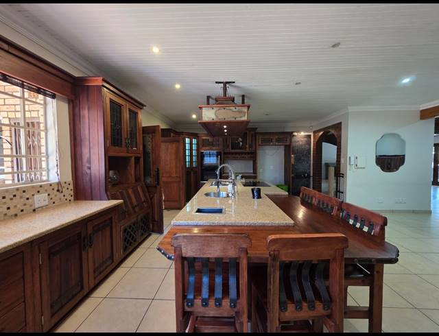 6 BEDROOM HOUSE FOR SALE IN VANDERBIJLPARK SW 5